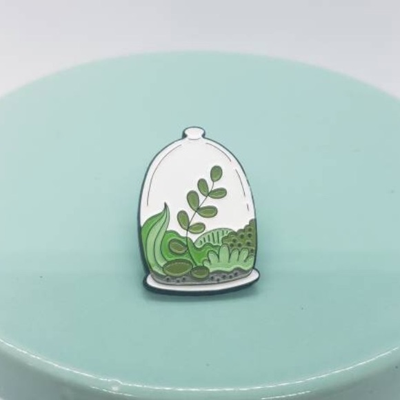 🎉 New Succulent Plant Terrarium Enamel Pin - Picture 4 of 7